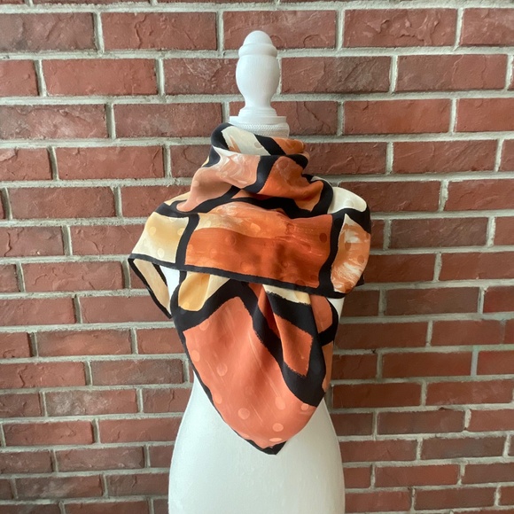 Silk Geometric Print Square Scarf 33”x34” NWOT Made In Italy - Picture 13 of 13